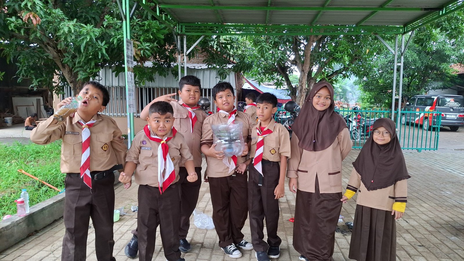 water purification method by 4B Grade SDIT Alief Mardhiyah