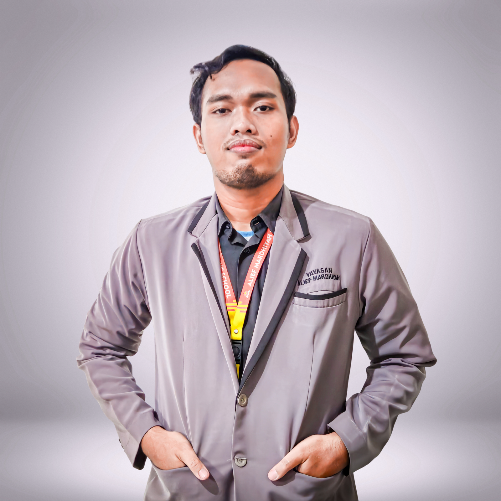 staf divisi ekonomi alief mardhiyah